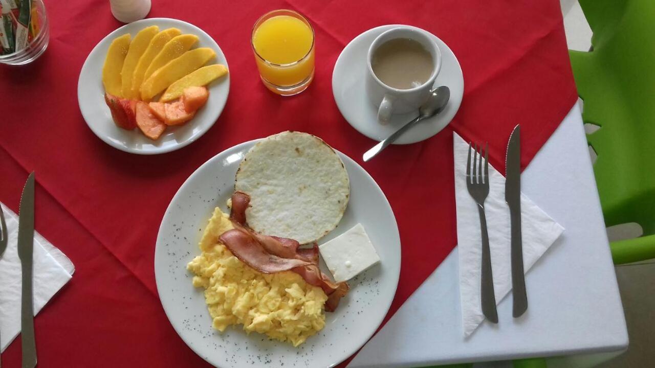 Hotel Pinares Plaza Pereira Ngoại thất bức ảnh