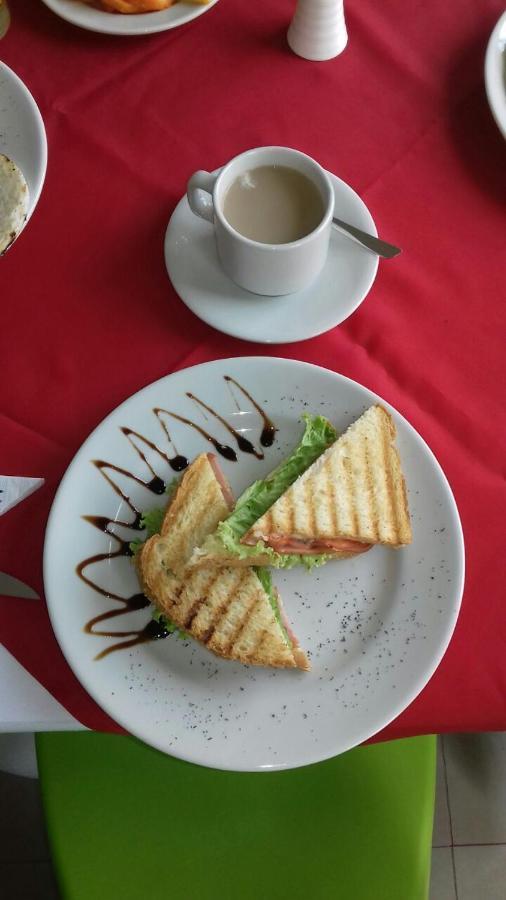 Hotel Pinares Plaza Pereira Ngoại thất bức ảnh