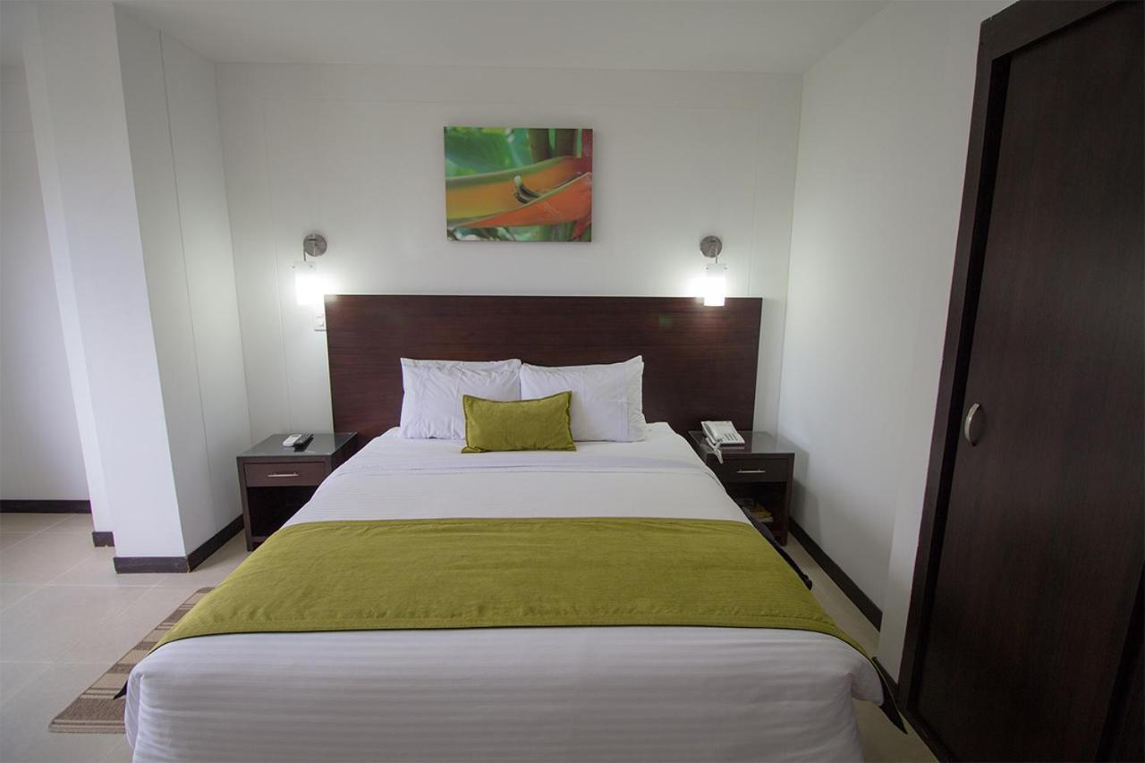 Hotel Pinares Plaza Pereira Ngoại thất bức ảnh