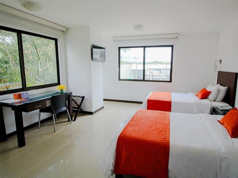 Hotel Pinares Plaza Pereira Ngoại thất bức ảnh