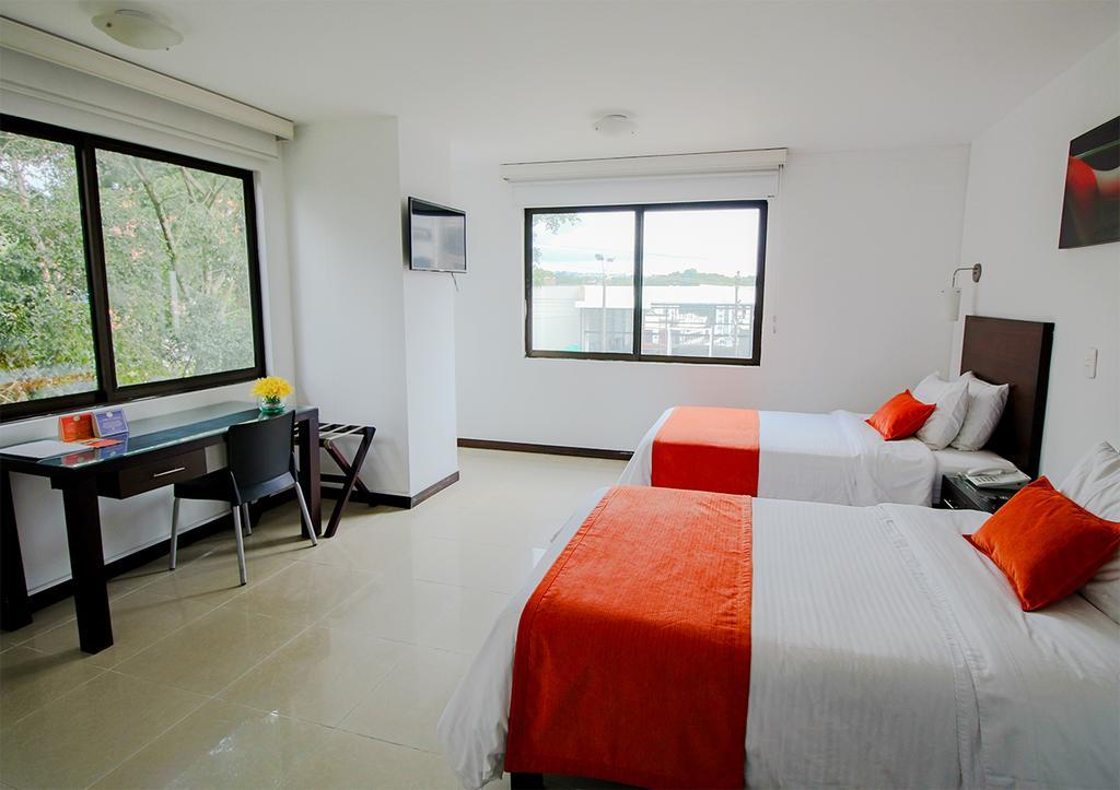 Hotel Pinares Plaza Pereira Ngoại thất bức ảnh