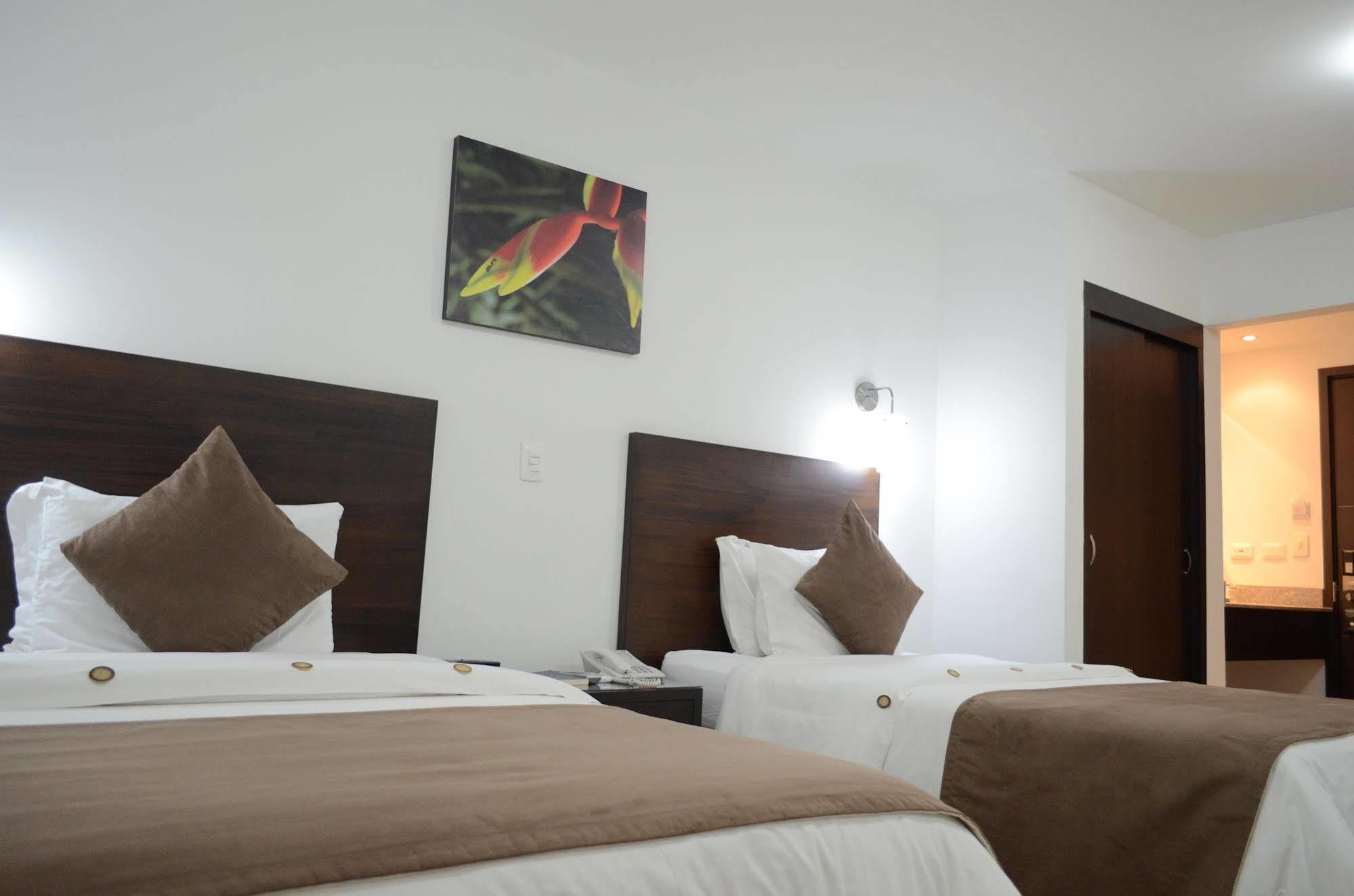 Hotel Pinares Plaza Pereira Ngoại thất bức ảnh