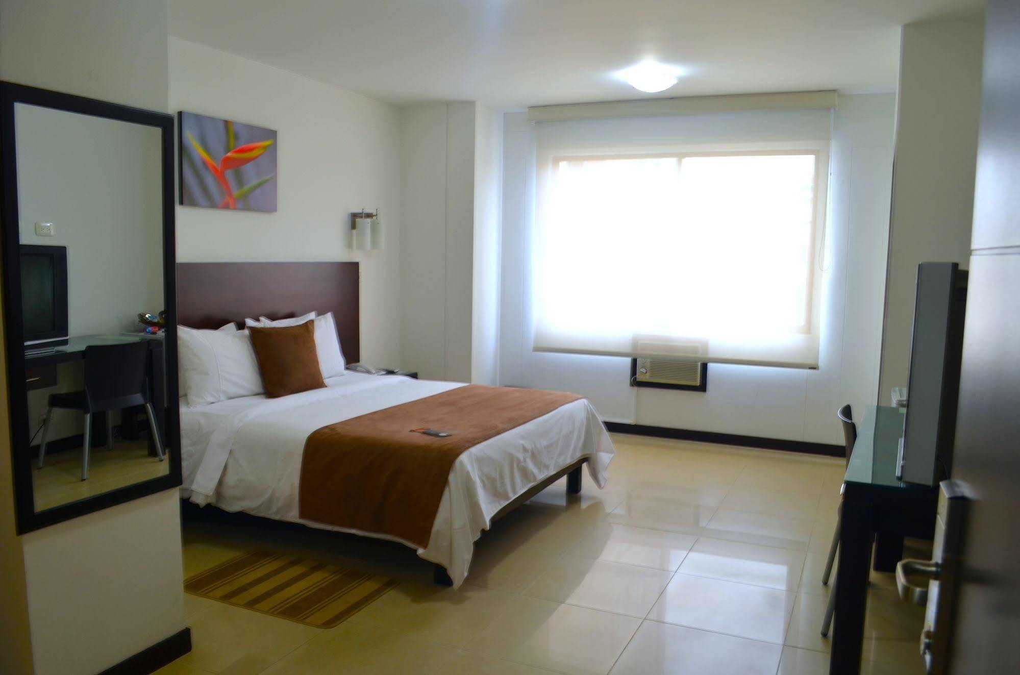 Hotel Pinares Plaza Pereira Ngoại thất bức ảnh