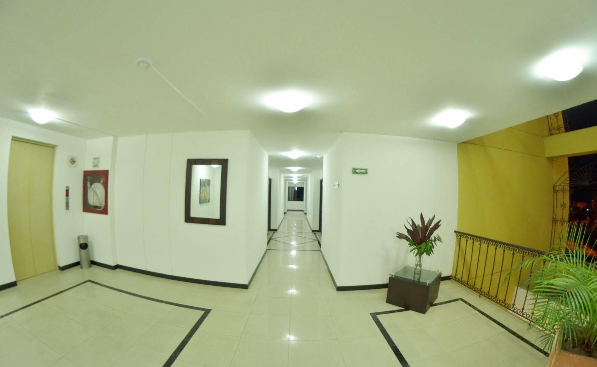 Hotel Pinares Plaza Pereira Ngoại thất bức ảnh
